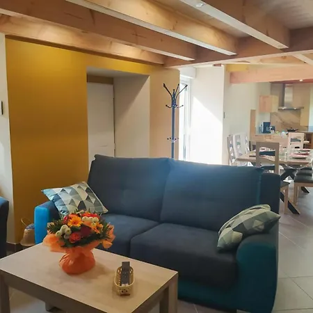 Lou Vachou بيت للعطل *